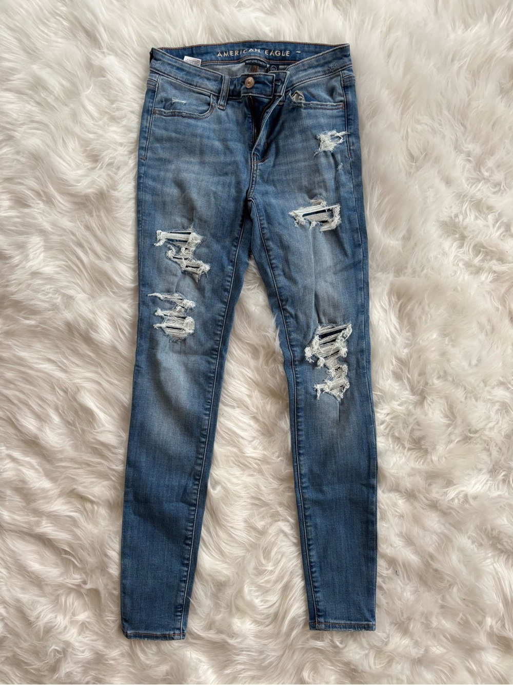 American Eagle Outfitters Women's Distressed Blue Skinny Jeans size 2